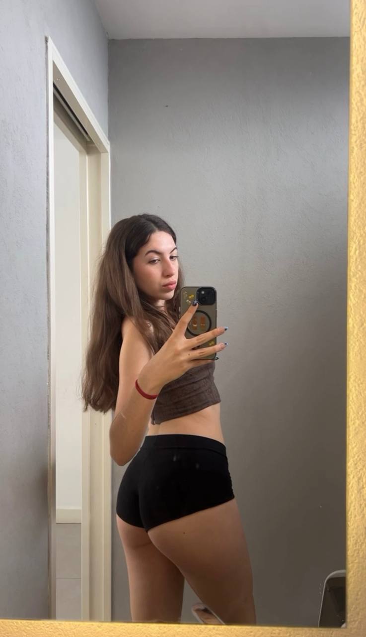 Amber in her underwear in Daegu