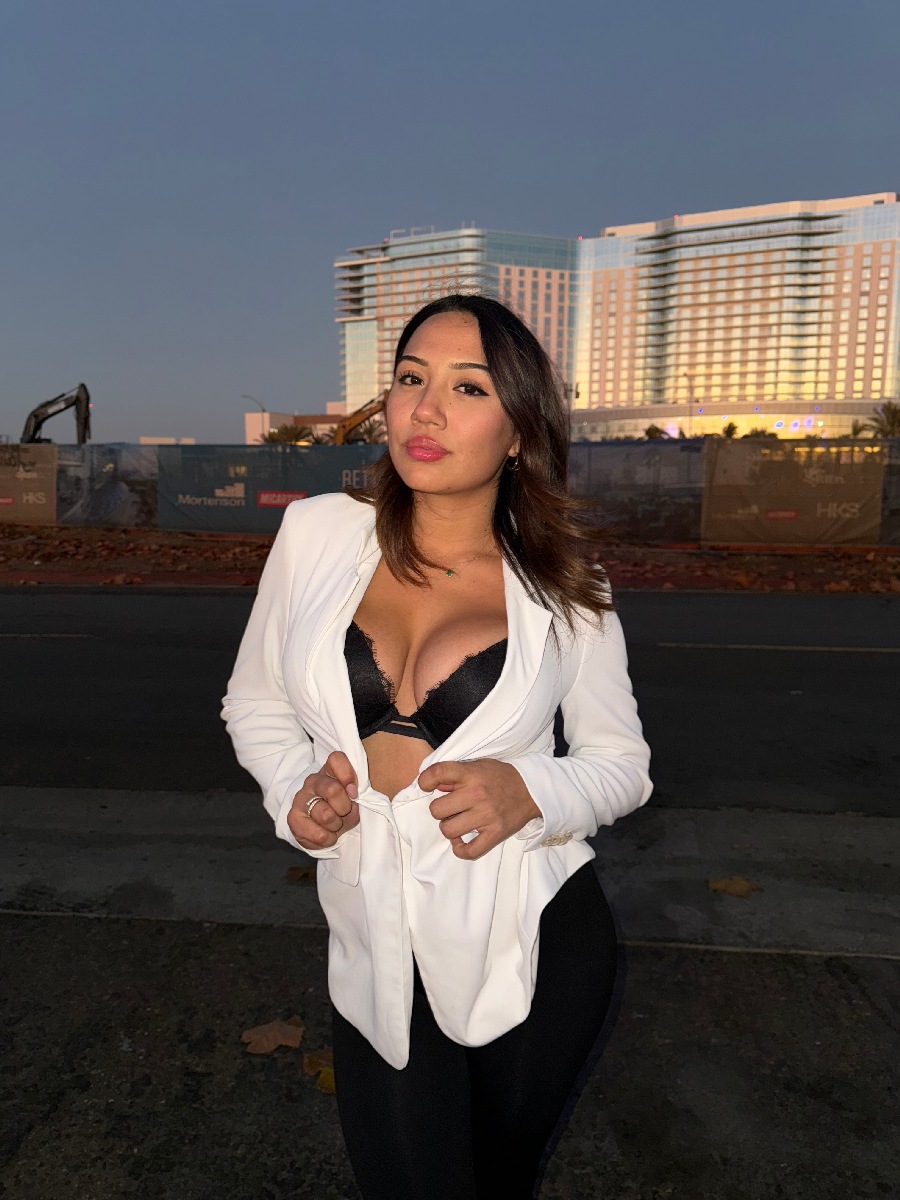 Take a pause and enjoy Ali Cruz — streaming from Daegu