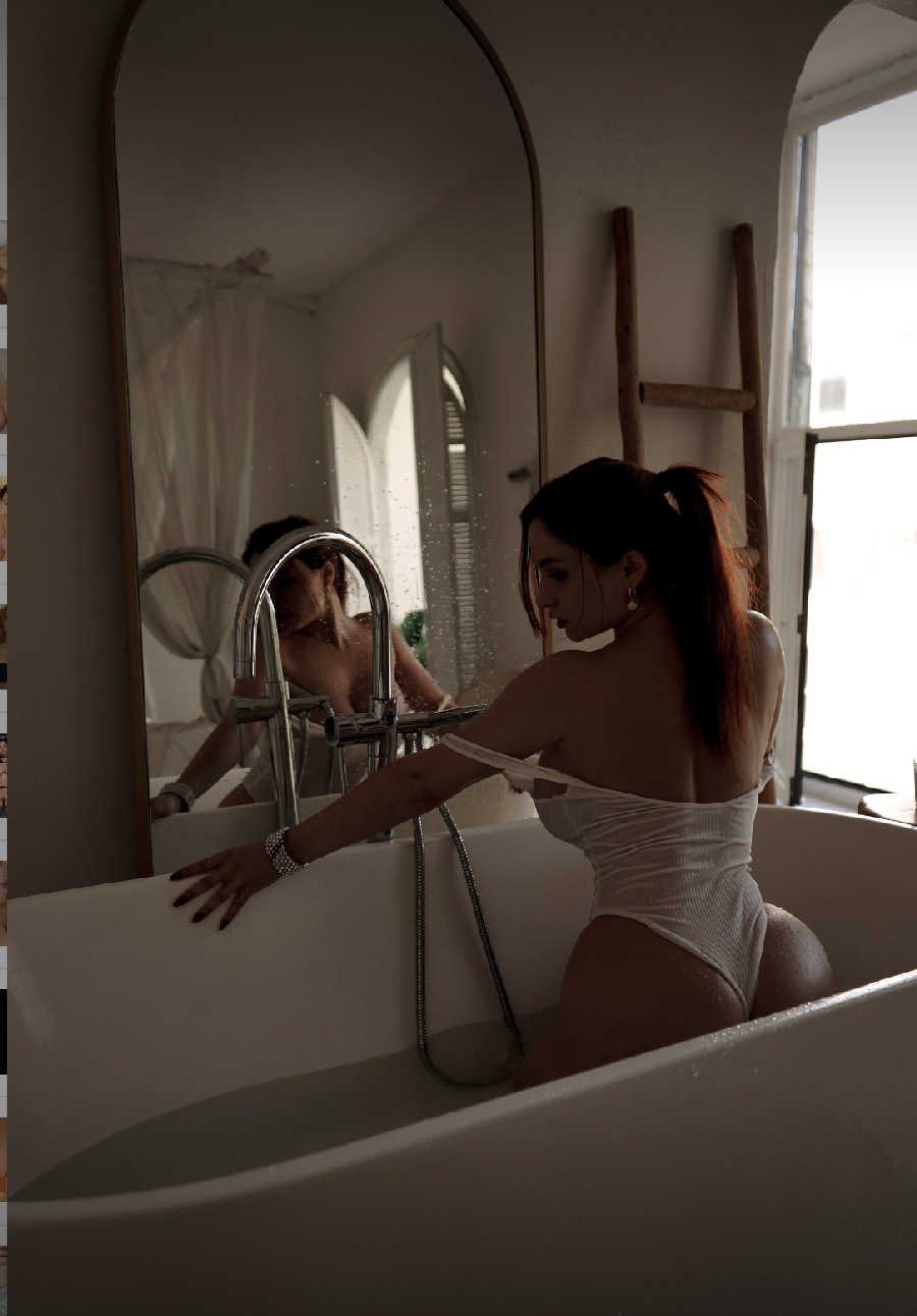 A playful frame from Miranda Faith nude — online in Daegu